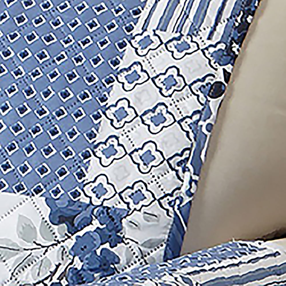 Great Bay Home Patchwork Scalloped Reversible Washable Pet Furniture Protector  (74" Sofa, Navy)